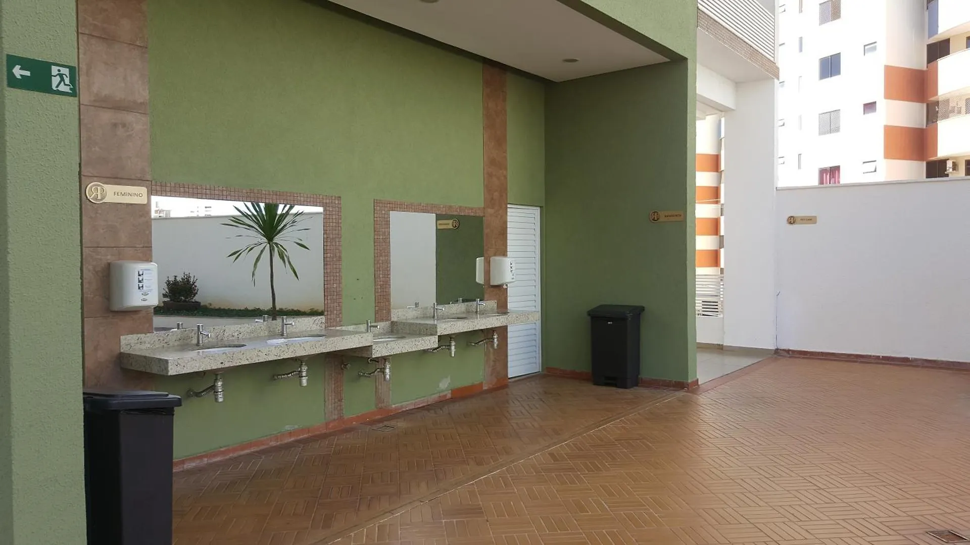 Riviera Park Hotel - Apto Luxo - Piscinas 24Horas Caldas Novas