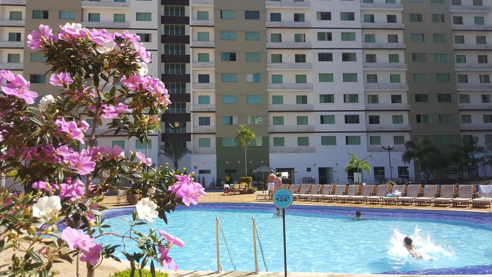 Riviera Park Hotel - Apto Luxo - Piscinas 24Horas Caldas Novas 4*,  Brazil