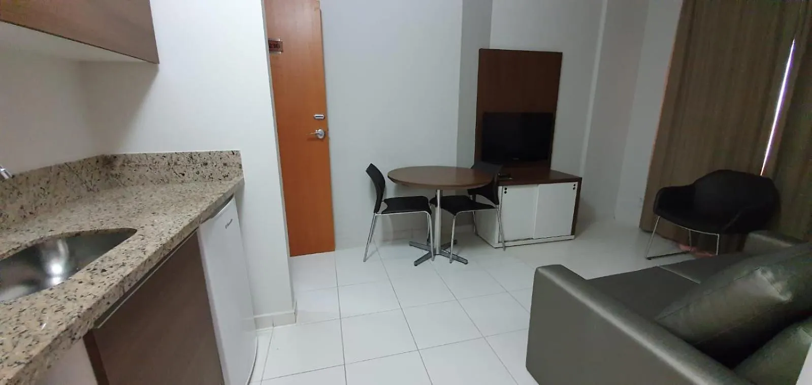 ****  Riviera Park Hotel - Apto Luxo - Piscinas 24Horas Caldas Novas Brazil