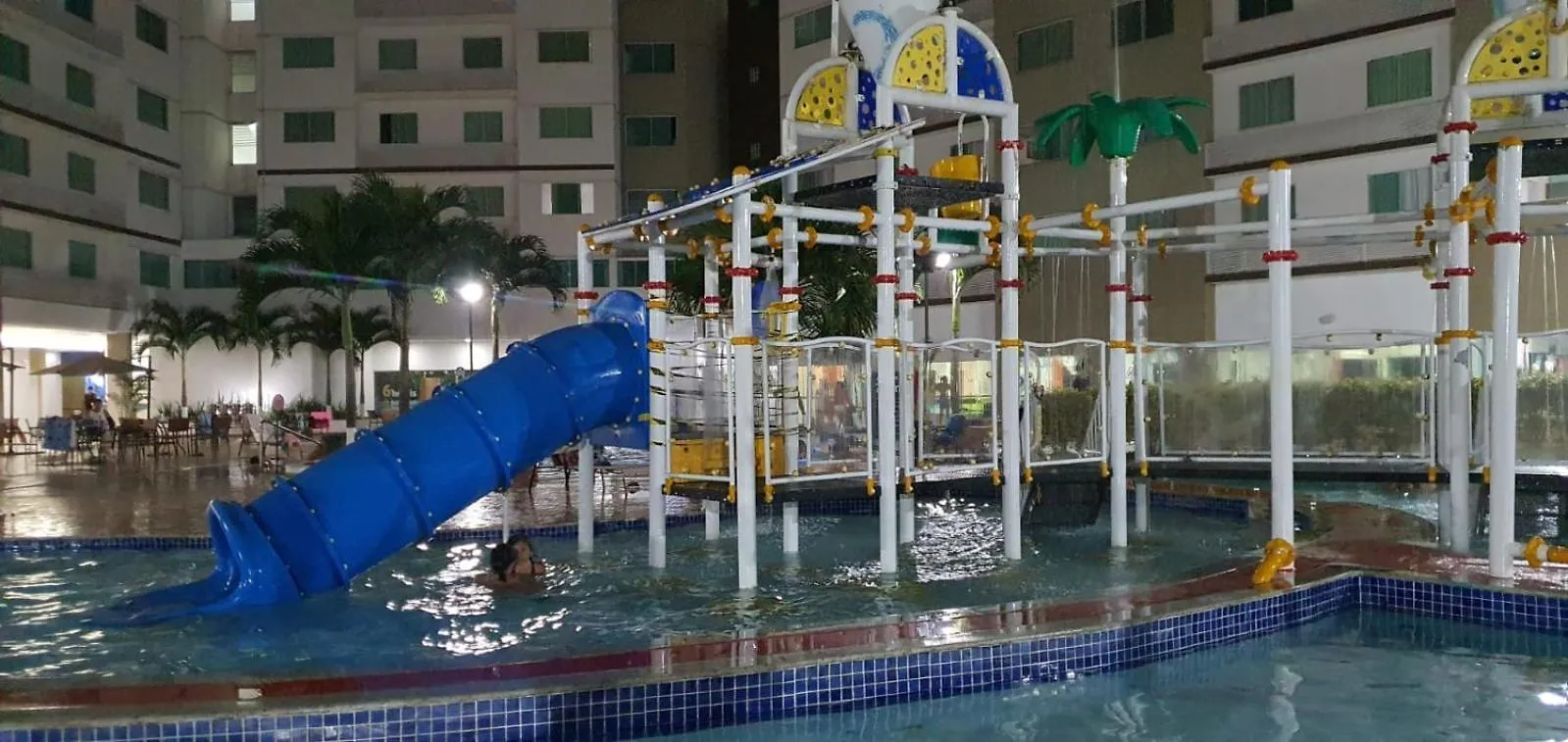 Riviera Park Hotel - Apto Luxo - Piscinas 24Horas Caldas Novas 4*,  Brazil
