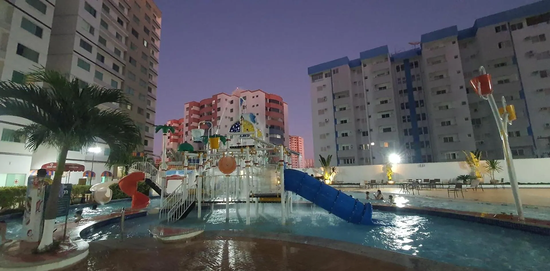 Riviera Park Hotel - Apto Luxo - Piscinas 24Horas Caldas Novas