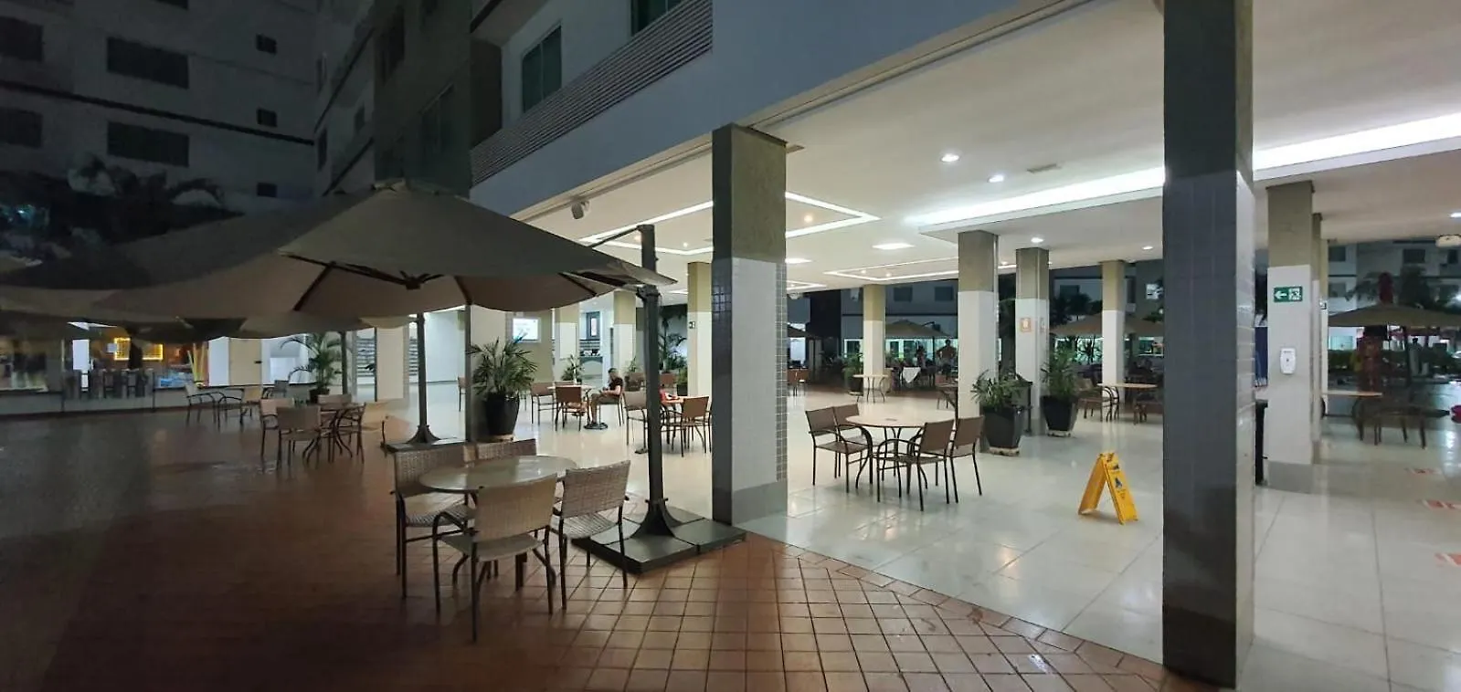 Riviera Park Hotel - Apto Luxo - Piscinas 24Horas Caldas Novas
