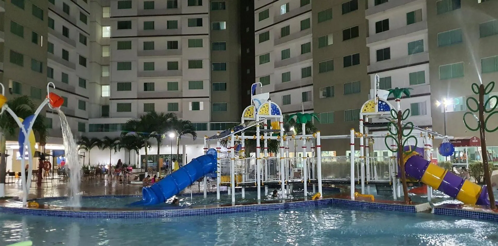 Riviera Park Hotel - Apto Luxo - Piscinas 24Horas Caldas Novas 4*,  Brazil