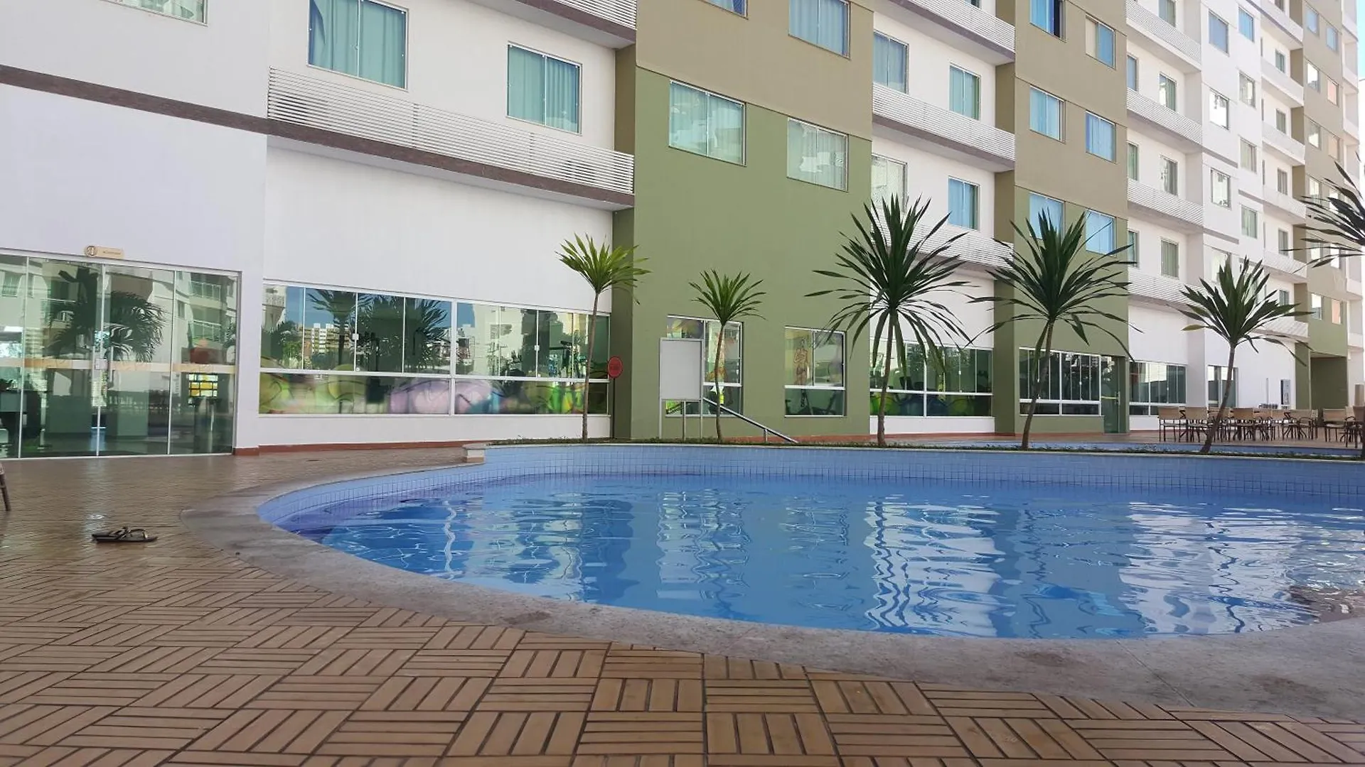 Riviera Park Hotel - Apto Luxo - Piscinas 24Horas Caldas Novas 4*,