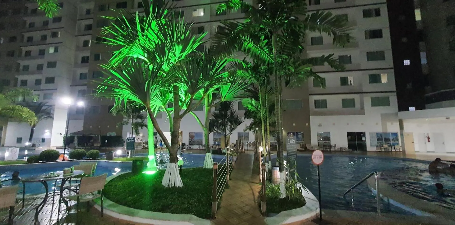 Riviera Park Hotel - Apto Luxo - Piscinas 24Horas Caldas Novas